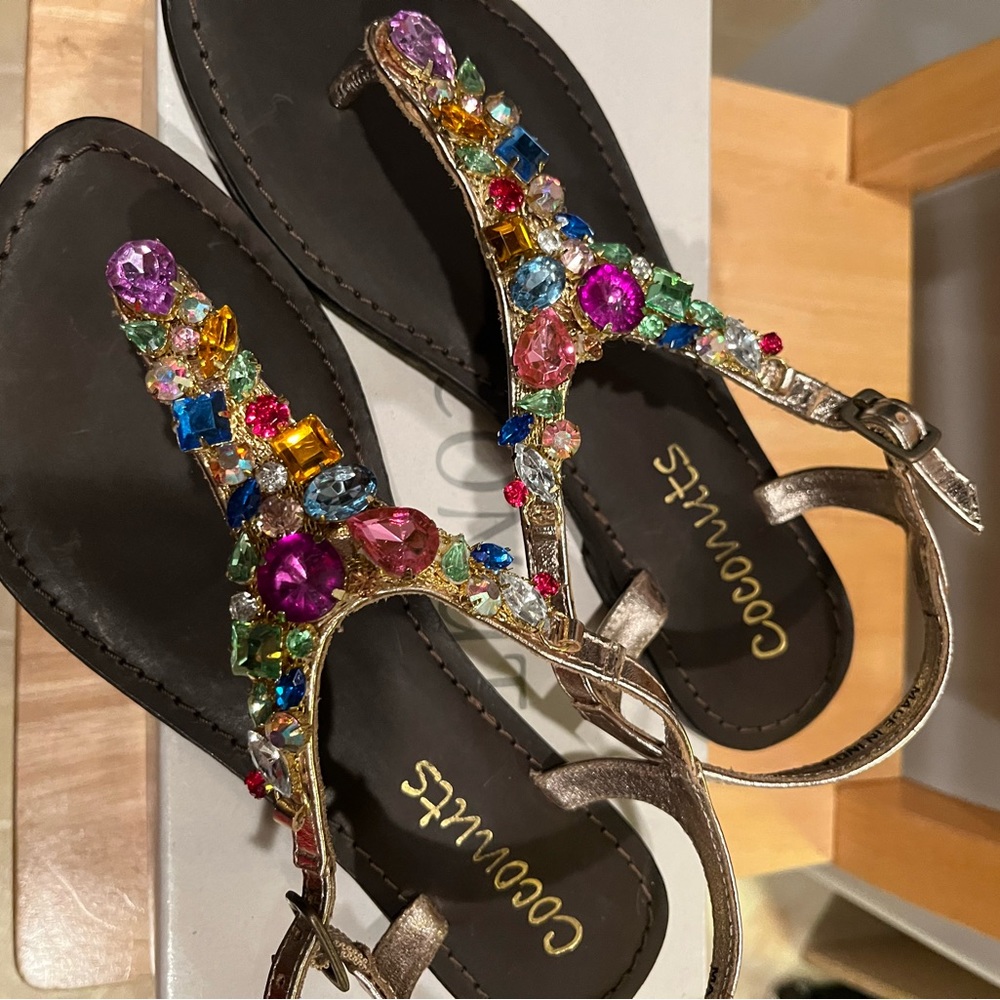 Women’s multicolored rhinestone sandals size 7. Only worn once!